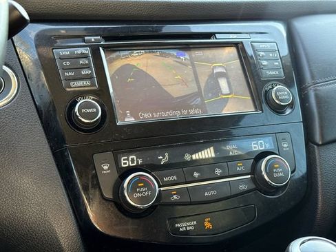 Used 2017 Nissan Rogue SL w/ SL Premium Package FWD image 27
