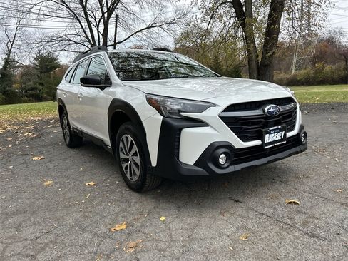 Certified 2023 Subaru Outback 2.5i image 2