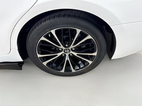 Used 2019 Toyota Camry SE FWD image 35