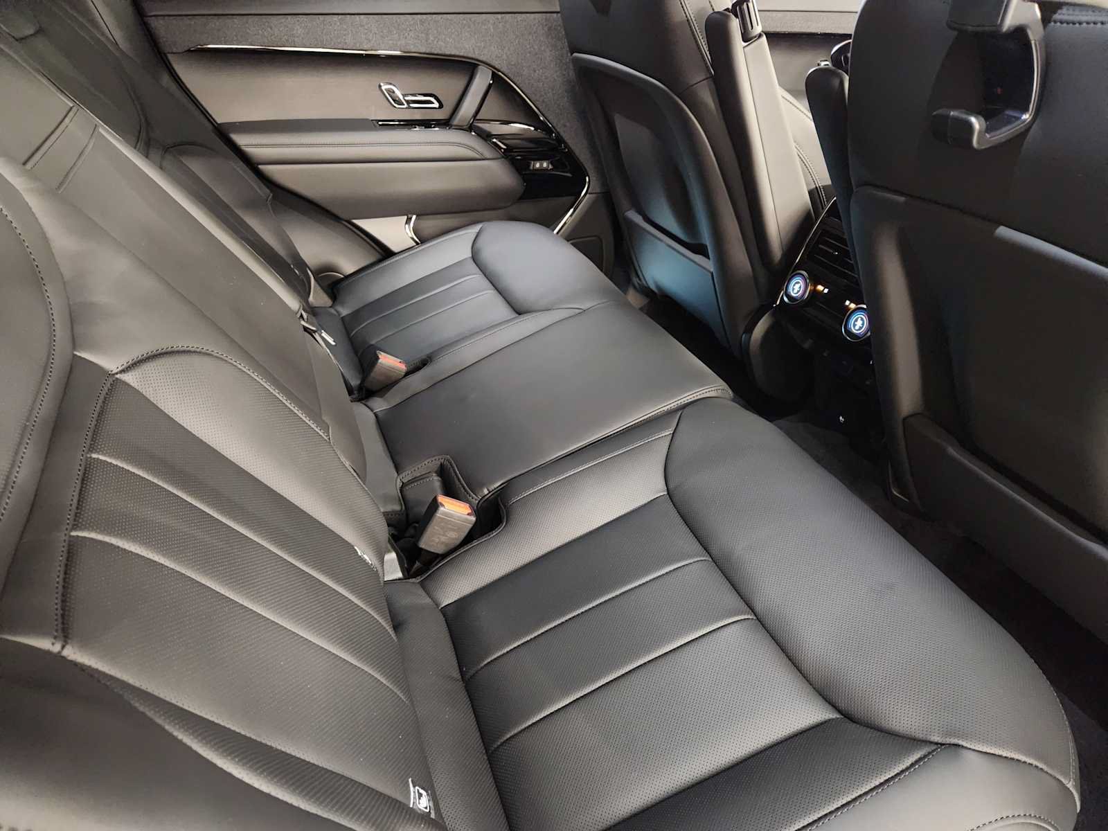 New 2027 Land Rover Range Rover Sport Dynamic SE AWD/4WD image 31