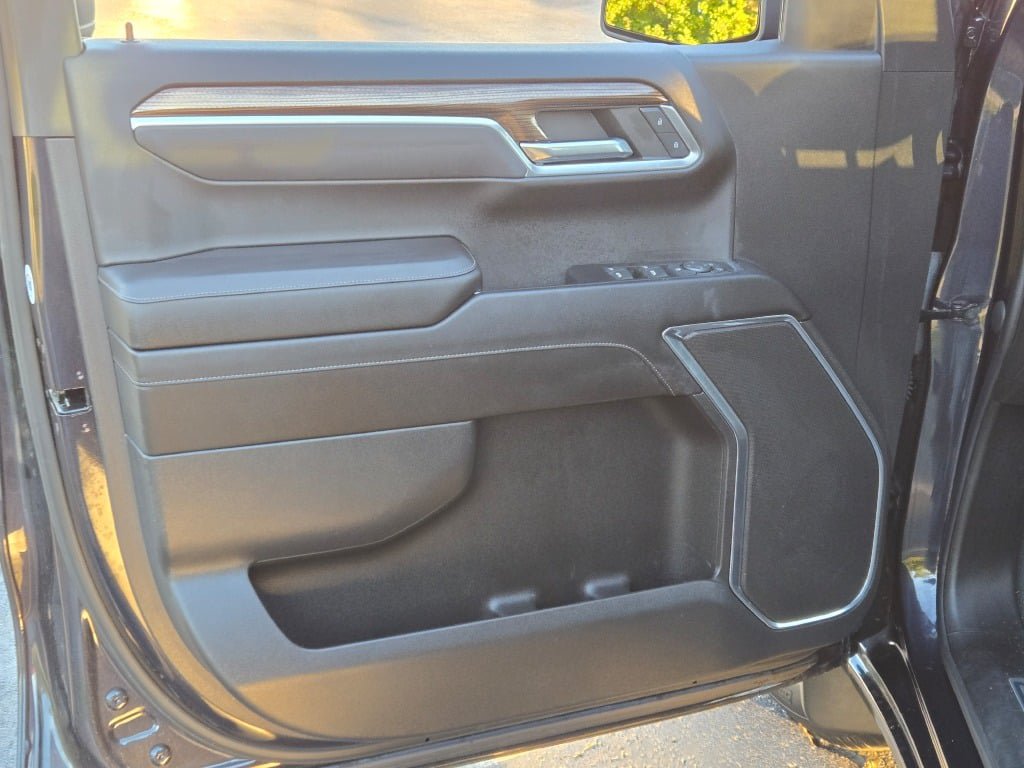 Certified 2023 Chevrolet Silverado 1500 LT w/ LPO, Dark Essentials Package AWD/4WD image 18