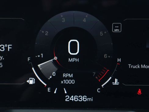 Used 2025 GMC Acadia Elevation image 14