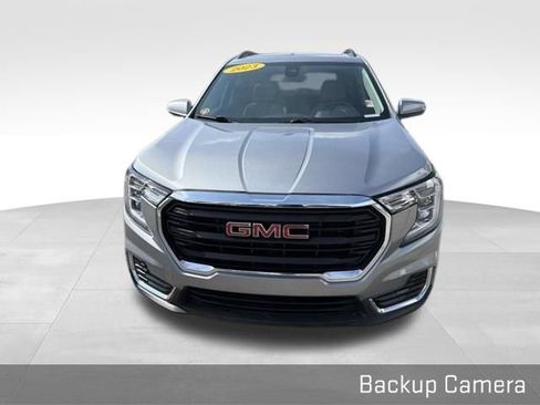 Used 2023 GMC Terrain SLE w/ Driver Convenience Package FWD image 5