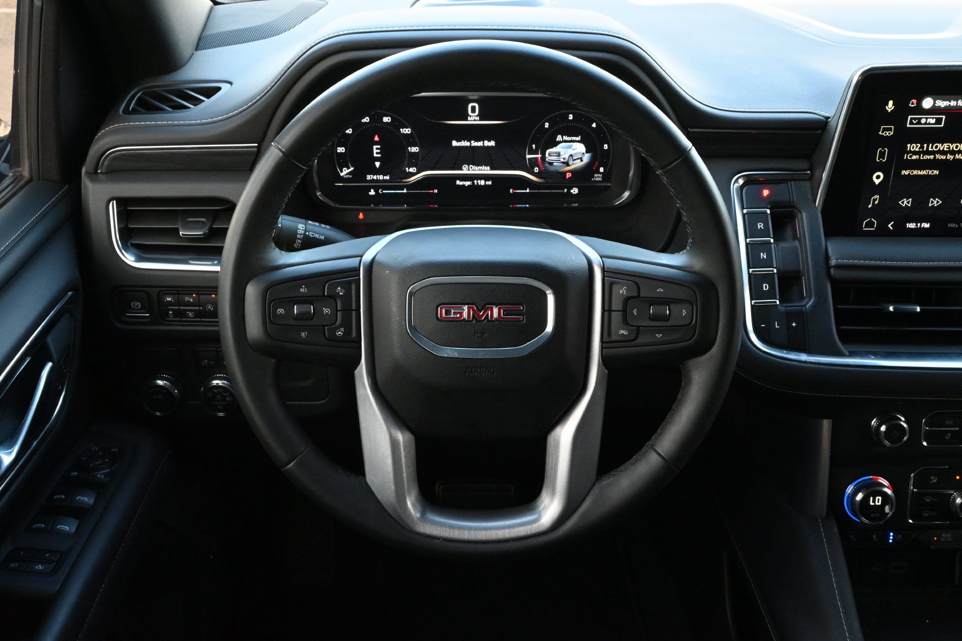 Used 2024 GMC Yukon SLT w/ SLT Luxury Package RWD image 11