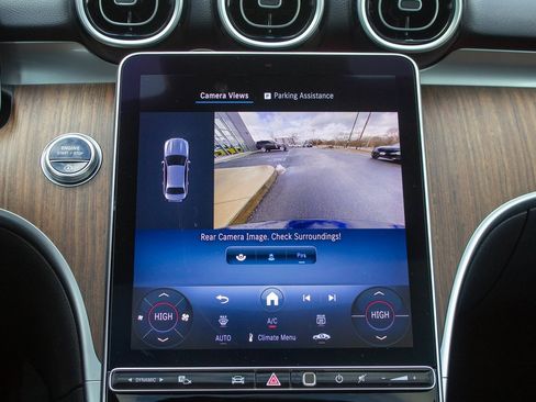 Used 2025 Mercedes-Benz C 300 4MATIC Sedan image 18