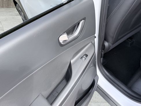 Used 2022 Hyundai Kona Limited FWD image 33