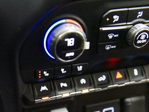 Used 2021 Chevrolet Silverado 1500 High Country w/ Technology Package image 24