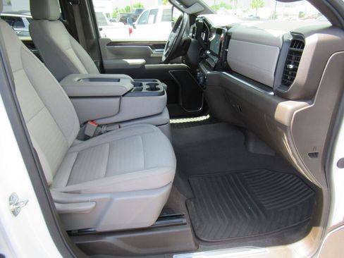 Used 2025 Chevrolet Silverado 2500 LT w/ All Star Edition AWD/4WD image 9