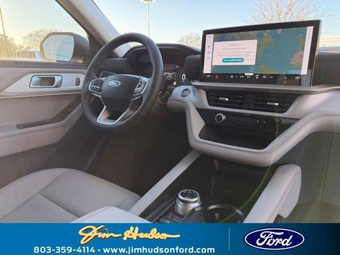 New 2026 Ford Explorer Active w/ Active Comfort Package image 19