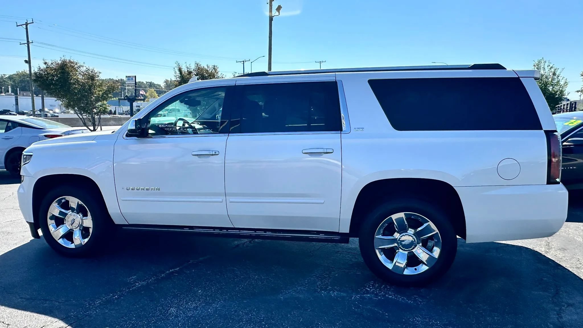 Used 2016 Chevrolet Suburban LTZ AWD/4WD image 8