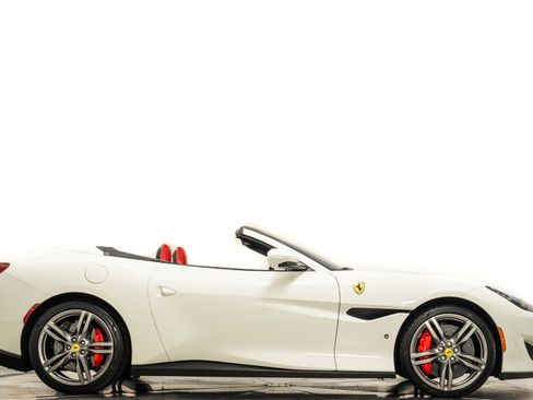 Used 2020 Ferrari Portofino image 2