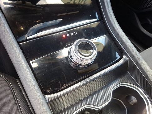 Certified 2025 Jeep Grand Cherokee L Laredo w/ Luxury Tech Group I AWD/4WD image 4