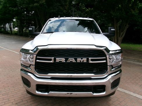 Used 2024 RAM 2500 Tradesman w/ Chrome Appearance Group AWD/4WD image 2