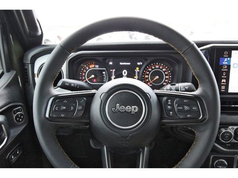 Used 2024 Jeep Wrangler Unlimited Sport AWD/4WD image 15