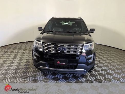 Used 2016 Ford Explorer XLT w/ Equipment Group 202A AWD/4WD image 2