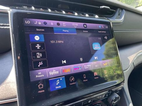 Certified 2025 Jeep Grand Cherokee Limited AWD/4WD image 30