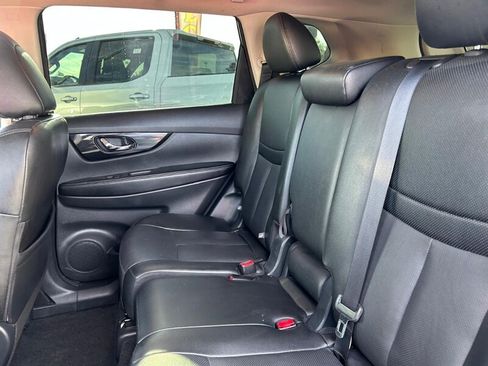 Used 2019 Nissan Rogue SL w/ Premium Package FWD image 33