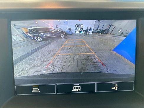 Used 2023 GMC Acadia Denali image 5