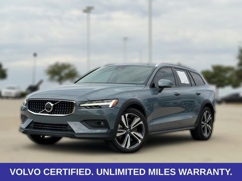 Certified 2024 Volvo V60 B5 Cross Country Plus w/ Protection Package Premier AWD/4WD image 3