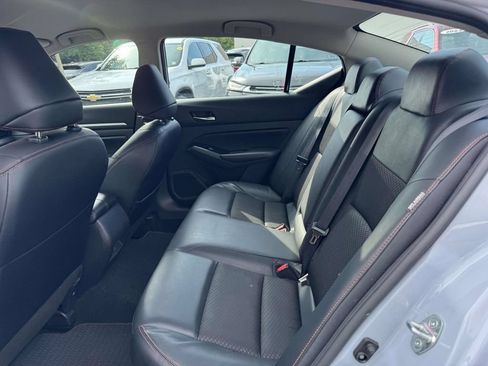 Used 2024 Nissan Altima 2.5 SR FWD image 13