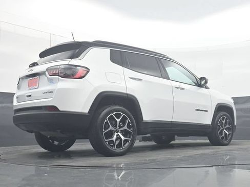 Used 2025 Jeep Compass Limited AWD/4WD image 33
