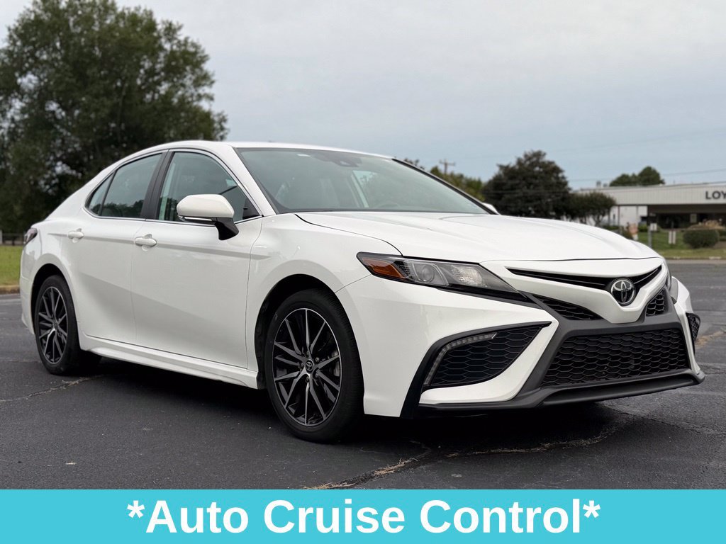Used 2024 Toyota Camry SE w/ Convenience Package FWD image 12