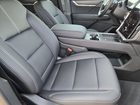 Used 2024 GMC Acadia Elevation w/ Luxury Package FWD image 13