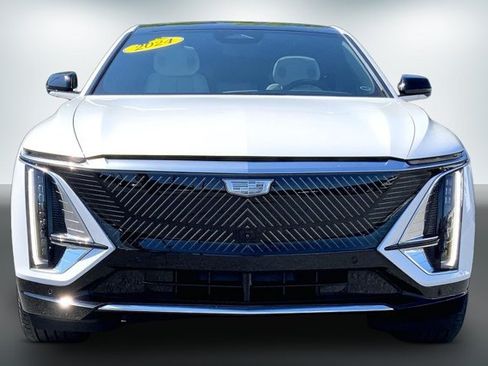 Used 2024 Cadillac Lyriq Luxury w/ LPO, Floor Liner Package AWD/4WD image 2