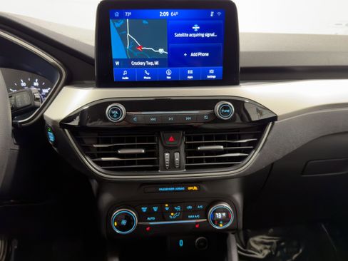 Used 2020 Ford Escape SE image 11