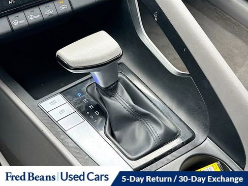 Used 2023 Hyundai Elantra SEL image 18