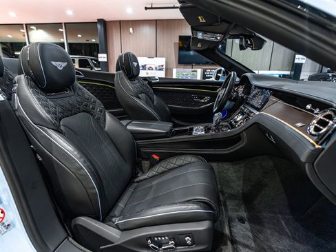 Used 2024 Bentley Continental GT S image 23