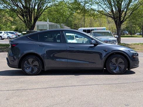Used 2026 Tesla Model Y Long Range AWD/4WD image 13