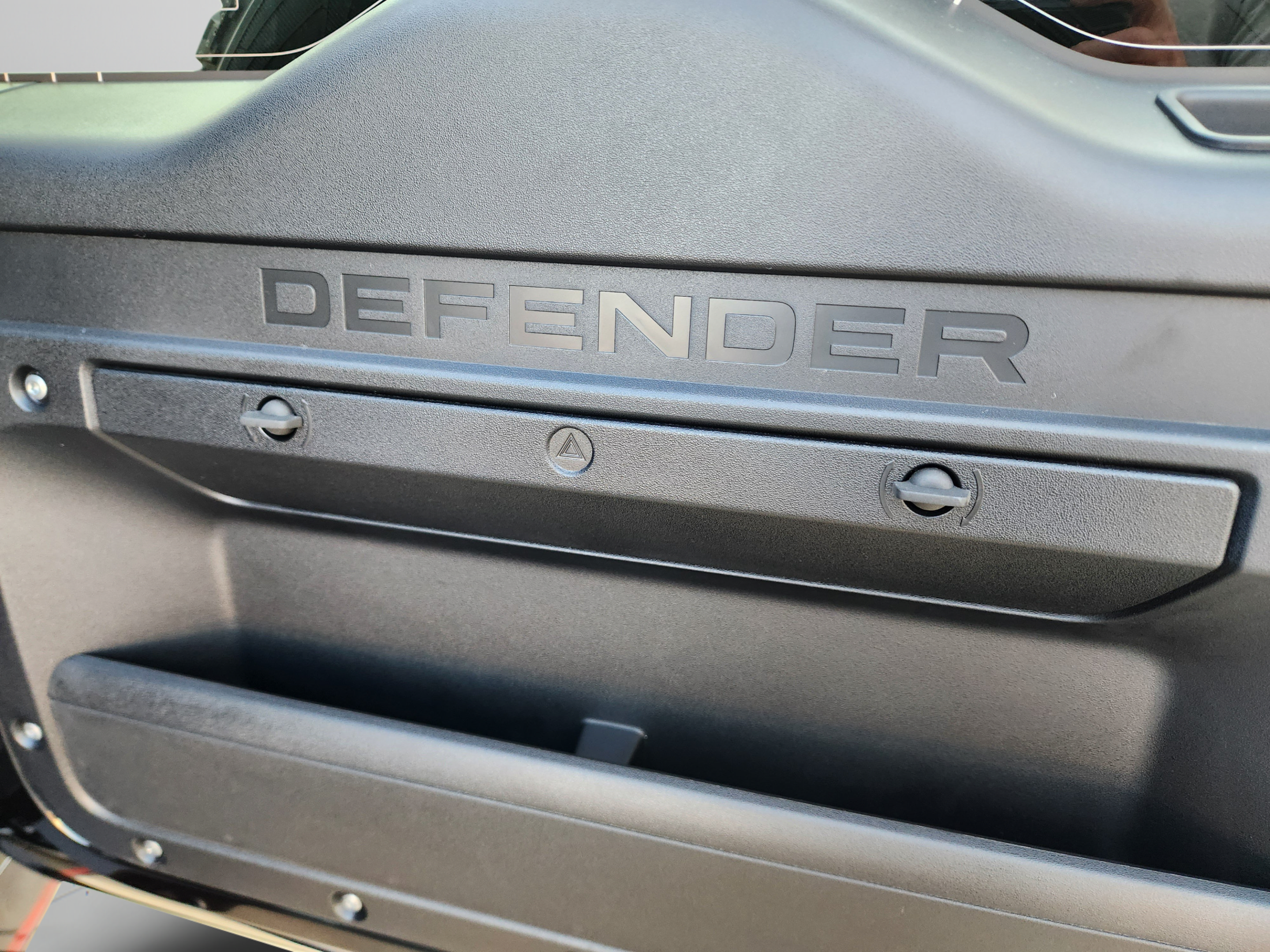 New 2026 Land Rover Defender 110 X-Dynamic SE AWD/4WD image 33