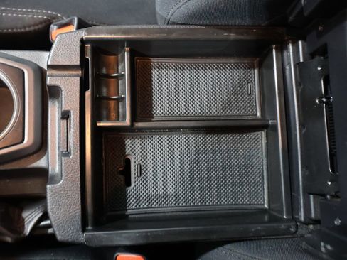 Used 2021 Toyota Tacoma TRD Sport w/ Technology Package image 30