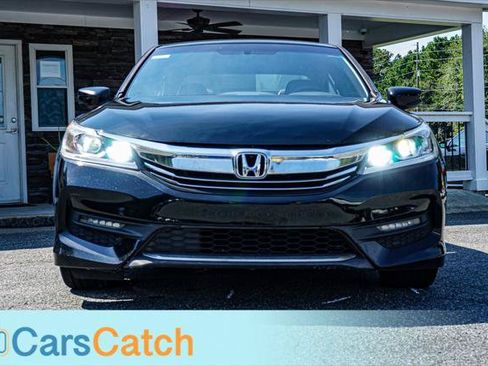 Used 2017 Honda Accord Sport image 9