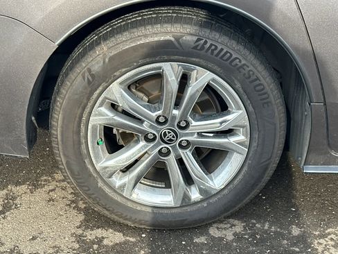 Used 2021 Toyota Sienna Platinum image 14