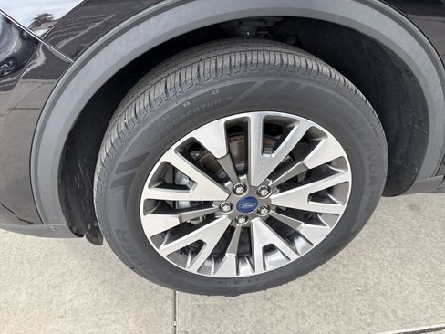 Used 2022 Ford Escape Titanium w/ Class II Trailer Tow Package AWD/4WD image 7