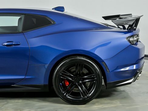 Used 2021 Chevrolet Camaro ZL1 image 9