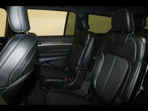 New 2026 Jeep Grand Cherokee L Limited AWD/4WD image 19