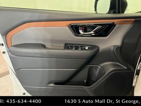 Used 2025 Subaru Forester Sport AWD/4WD image 14