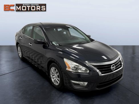 Used 2014 Nissan Altima 2.5 S FWD image 7