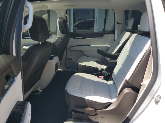 Used 2024 GMC Acadia Denali FWD image 33