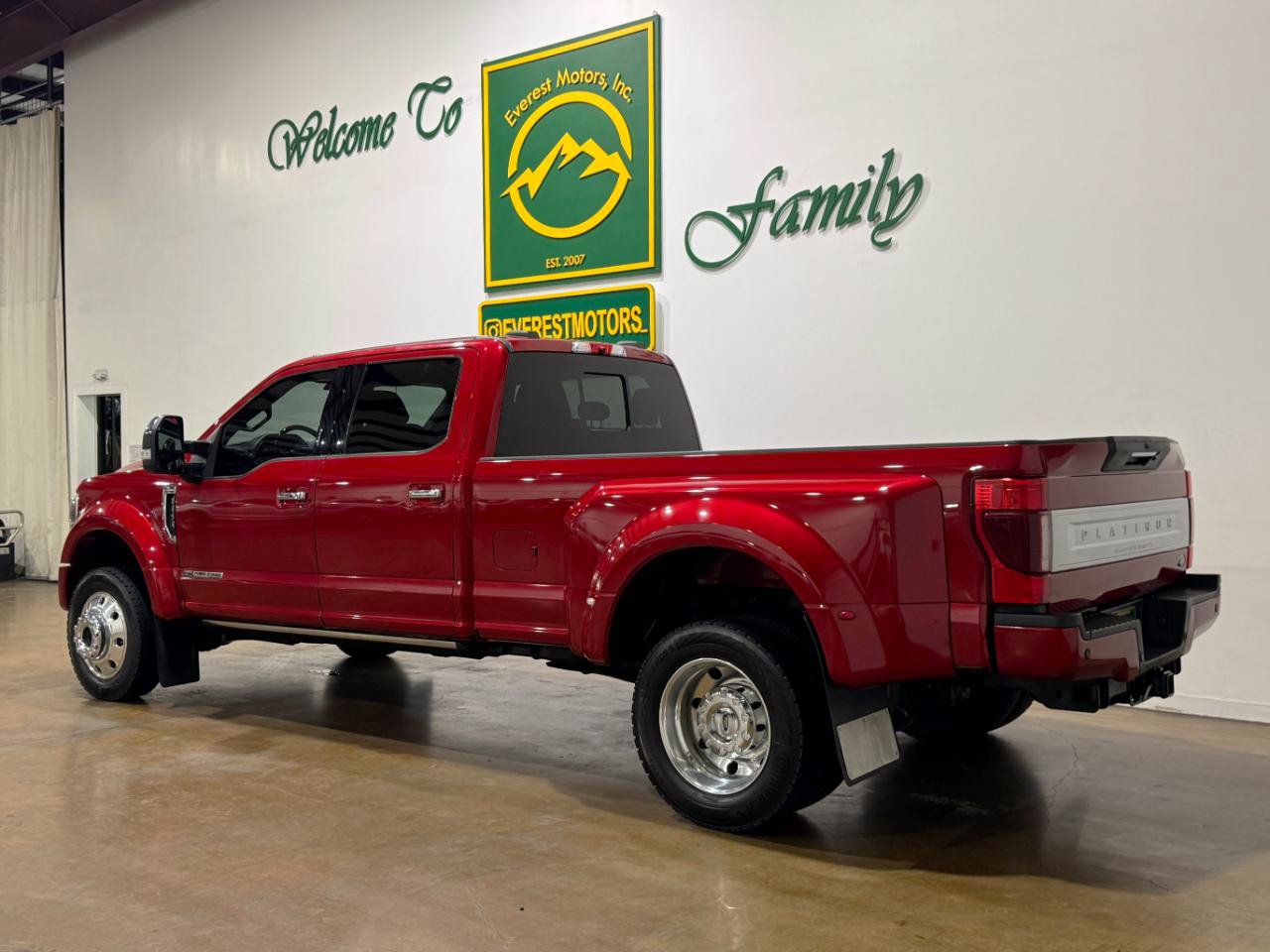 Used 2022 Ford F450 Platinum w/ FX4 Off-Road Package AWD/4WD image 6