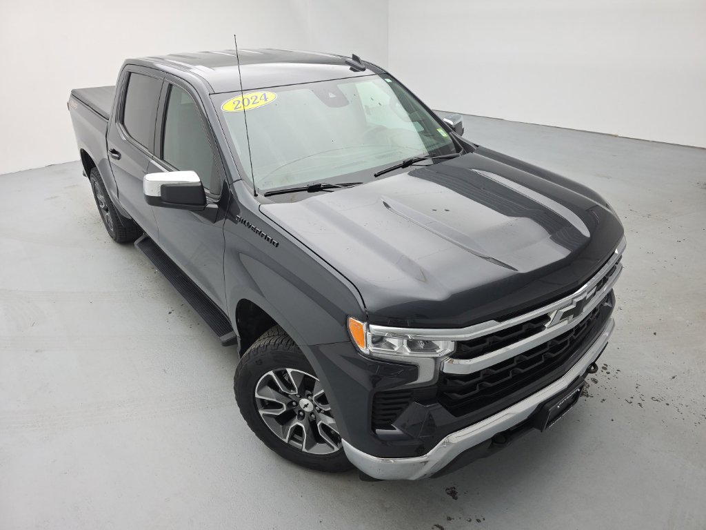 Used 2024 Chevrolet Silverado 1500 LT AWD/4WD image 2