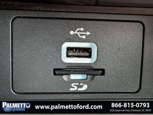 Used 2016 Ford Fusion SE w/ Equipment Group 202A image 23