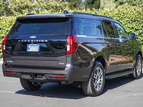 Used 2025 Ford Expedition Max Active RWD image 6