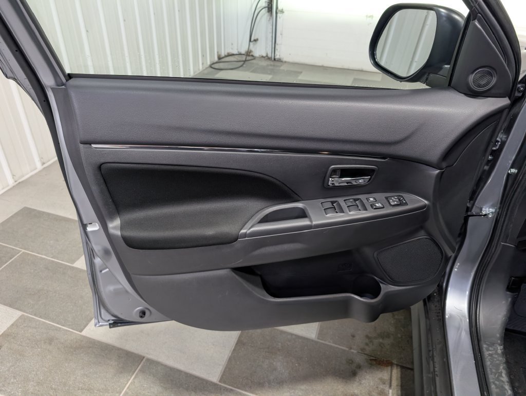 Used 2026 Mitsubishi Outlander Sport ES AWD/4WD image 11