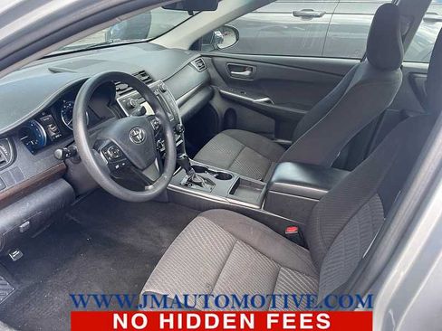 Used 2016 Toyota Camry LE FWD image 2