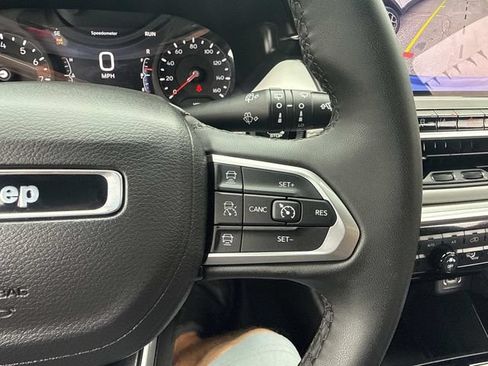 Used 2025 Jeep Compass Limited AWD/4WD image 31