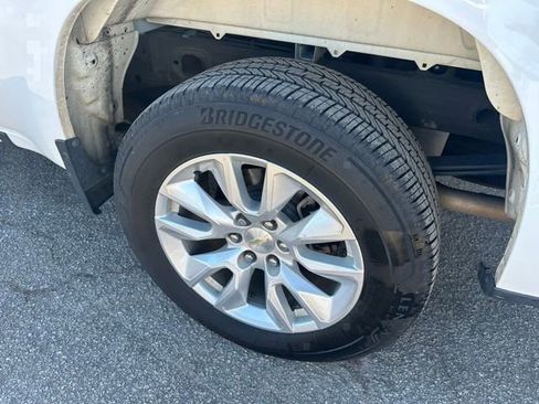 Used 2020 Chevrolet Silverado 1500 Custom w/ Custom Value Package image 9